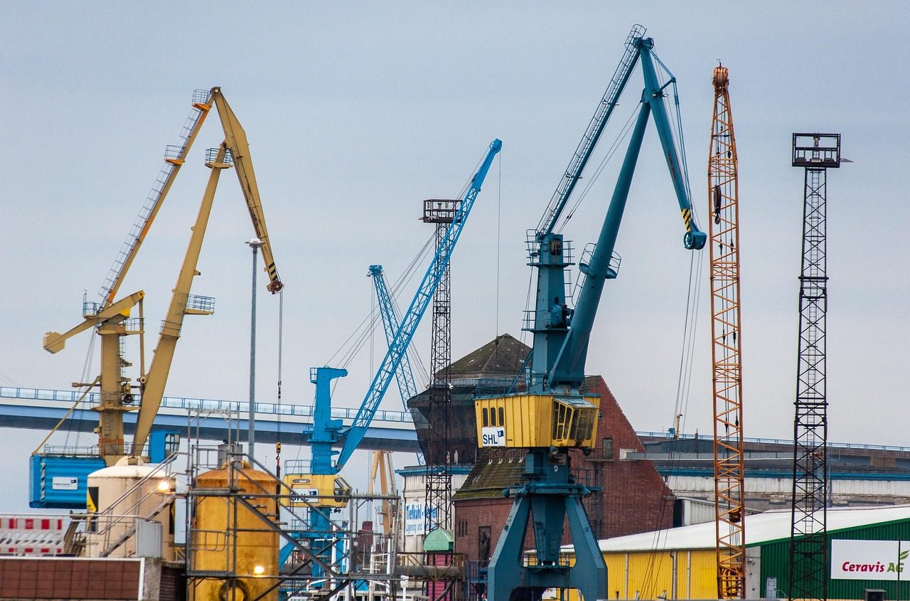 Контейнерний термінал у порту Танджунг-Пелепас, Малайзія, через який проходять вантажі з Сінгапуру.